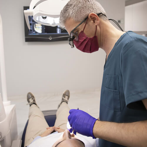 Nucia Clinic - Implantes Dentales - Doctor 2